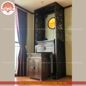 Mẫu phòng thờ đẹp gia tiên chất liệu gỗ sồi, bàn thờ gỗ hiện đại PT123