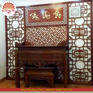 Mẫu phòng thờ đẹp gia tiên chất liệu gỗ sồi, bàn thờ gỗ hiện đại PT138