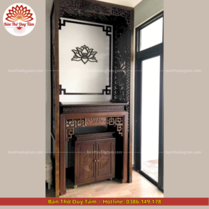 Mẫu phòng thờ đẹp chất liệu gỗ sồi, bàn thờ gỗ hiện đại PT155