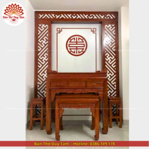 Mẫu phòng thờ đẹp chất liệu gỗ sồi, bàn thờ gỗ hiện đại PT156