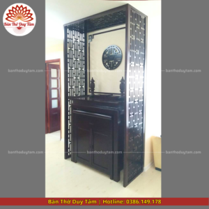 Mẫu phòng thờ đẹp gia tiên chất liệu gỗ sồi, bàn thờ gỗ hiện đại PT161