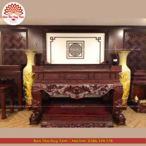 Mẫu phòng thờ đẹp gia tiên chất liệu gỗ sồi, bàn thờ gỗ hiện đại PT98
